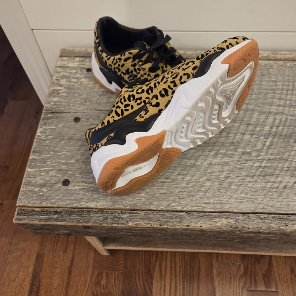 Leopard Print Women's Fashion Sneakers - Black & Tan